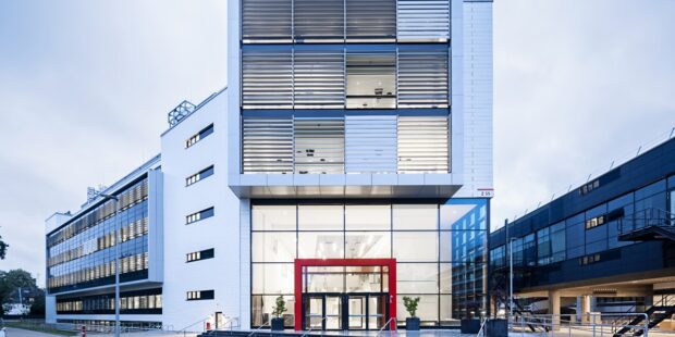 Henkel sází na biochemii. Ve výrobě lepidel nahrazuje ropu